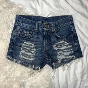 Levi’s | 520 Ripped Distressed Raw Hem Mid Rise Medium Dark Denim Jean Shorts